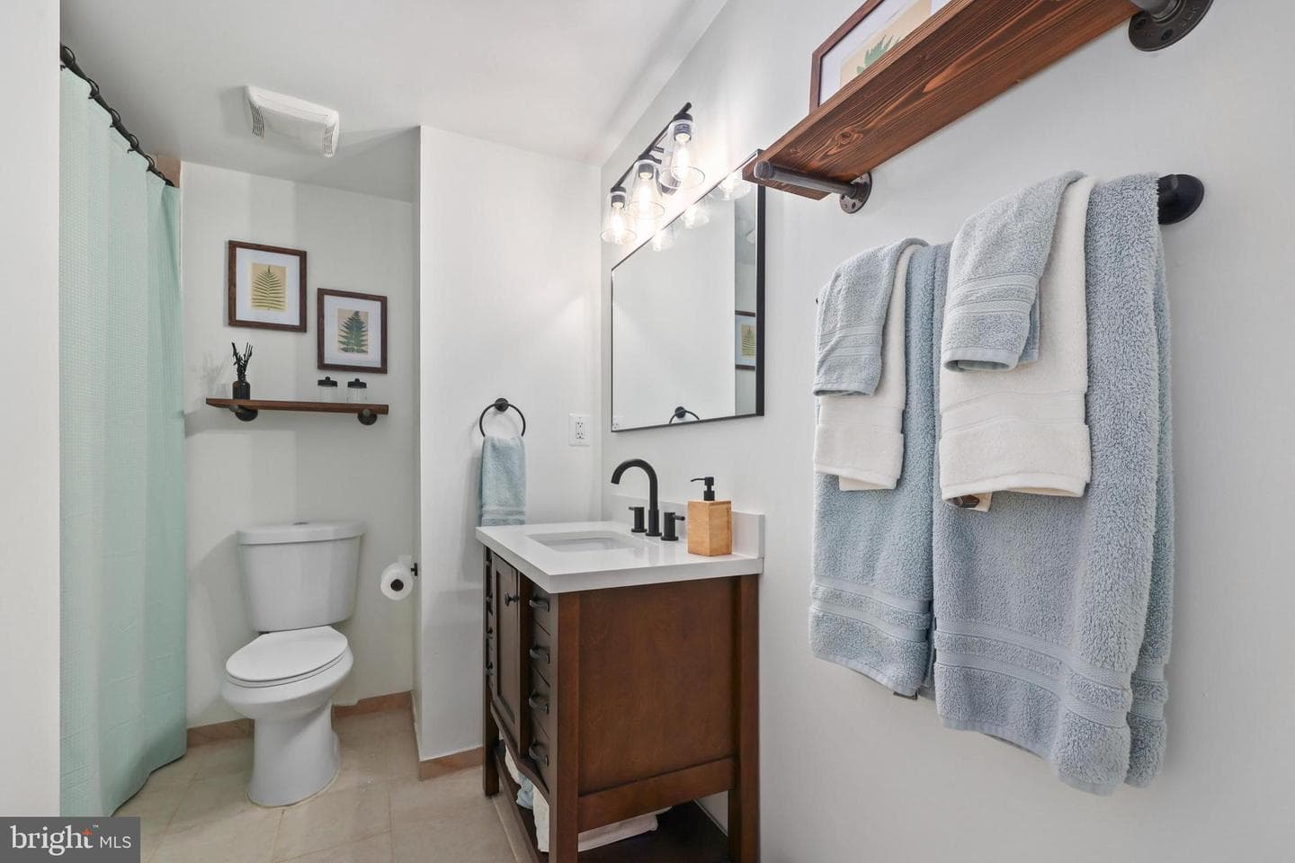 16128 Hinman Place photo 37