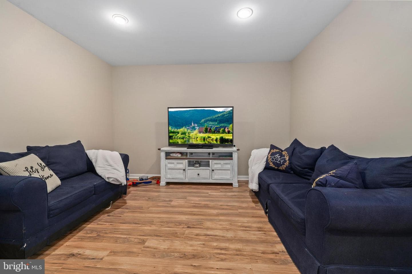 16128 Hinman Place photo 39