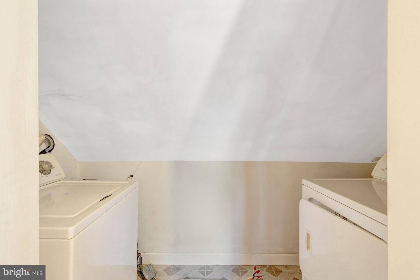 8844 Mcgrath Road photo 25