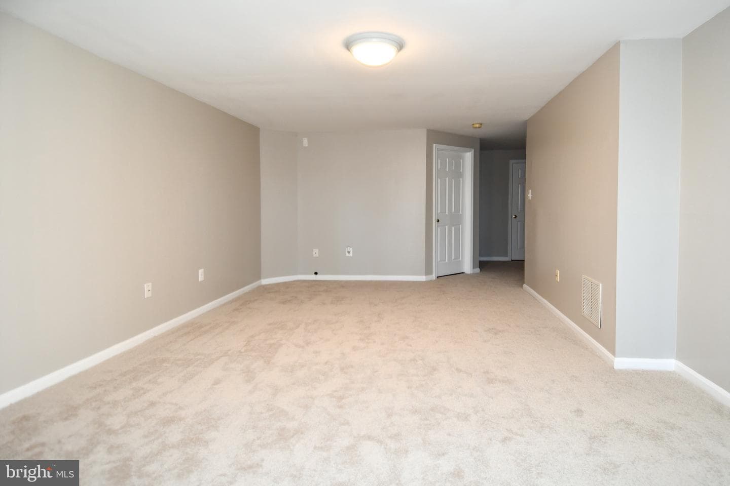 15719 Lansdale Place photo 34