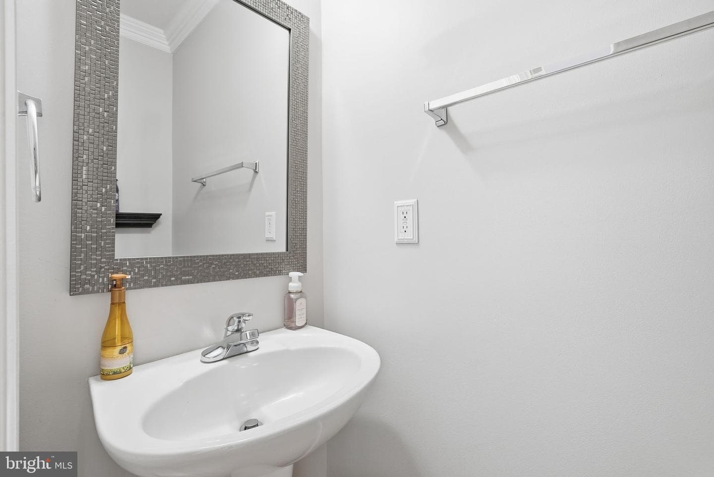 6800 Innesfree Way photo 10