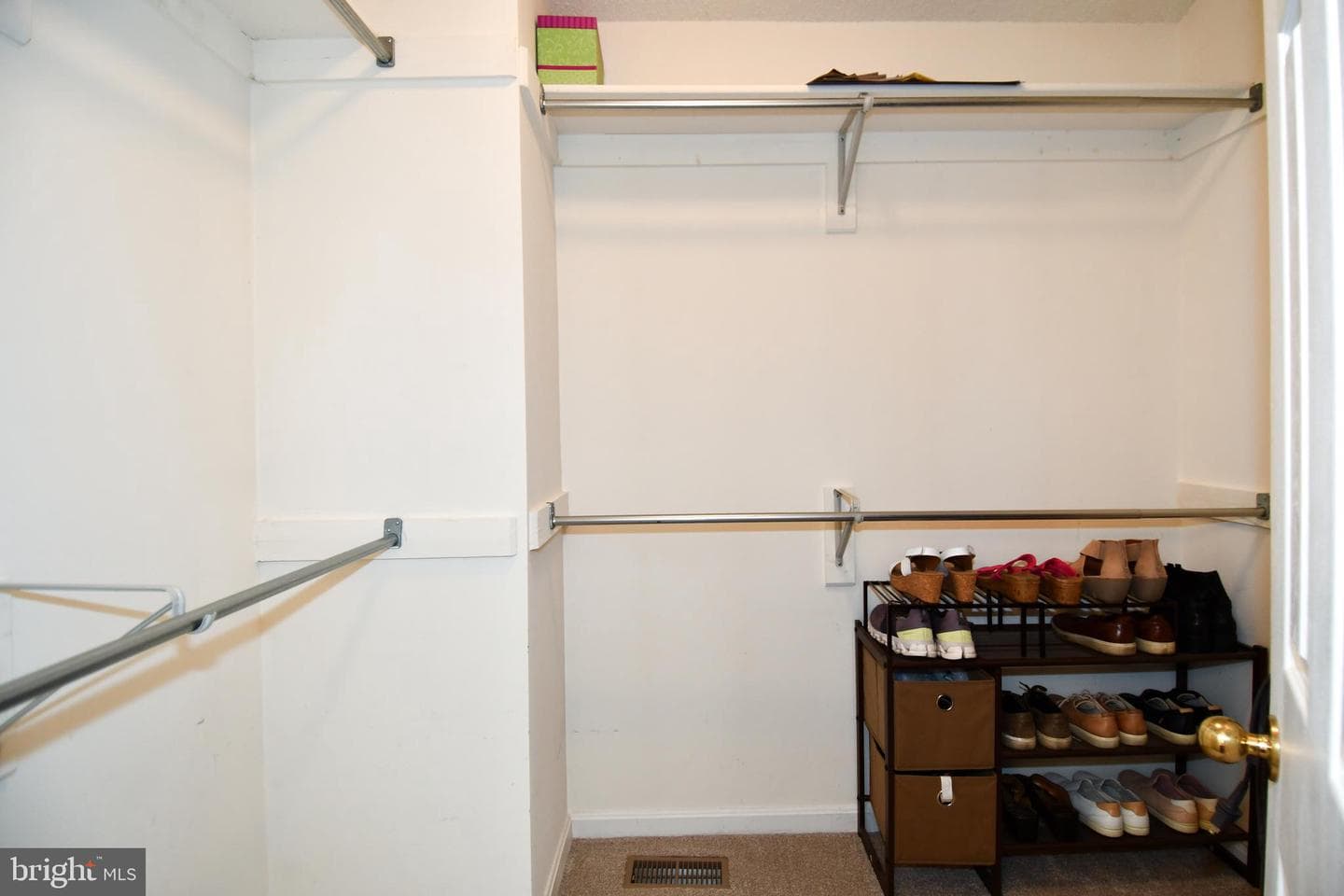 2697 McGuffeys Court photo 30