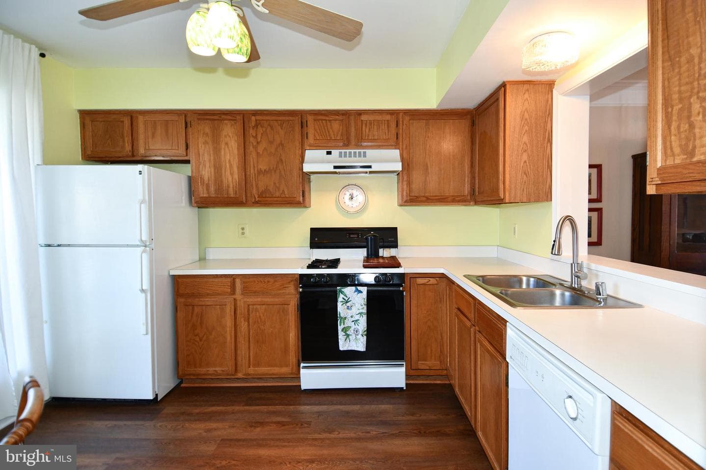 2697 McGuffeys Court photo 5
