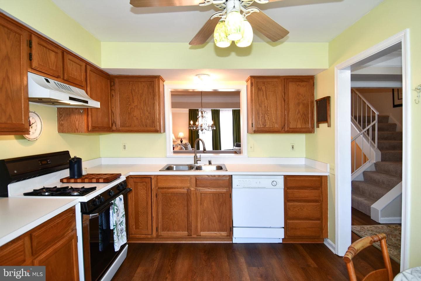2697 McGuffeys Court photo 6