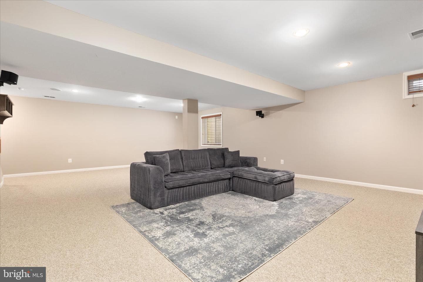 18009 Densworth Mews photo 27