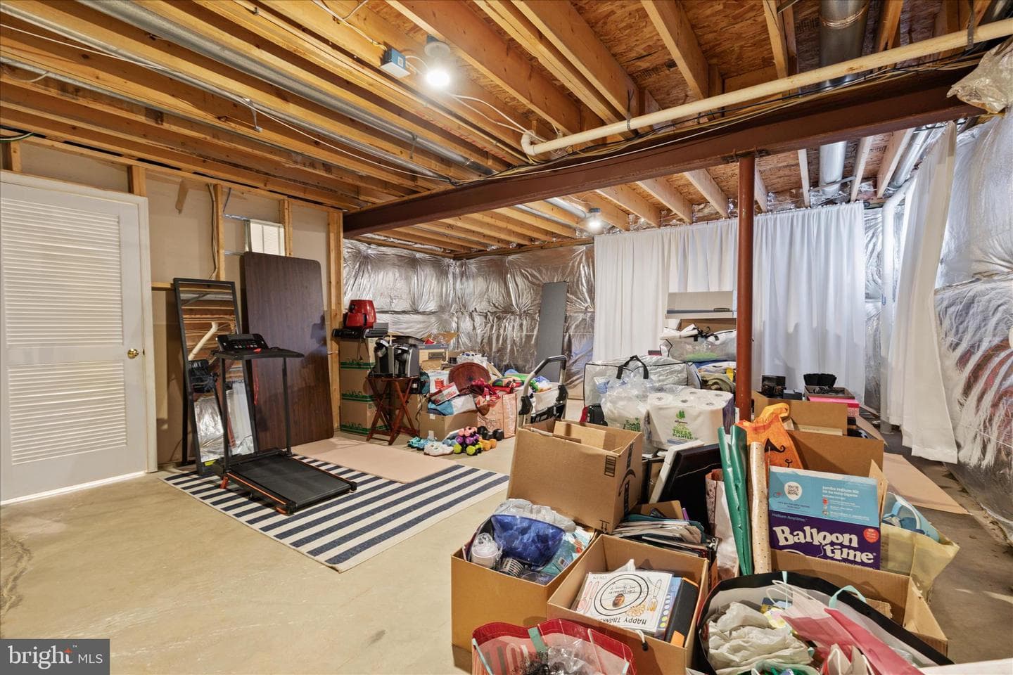 18009 Densworth Mews photo 31