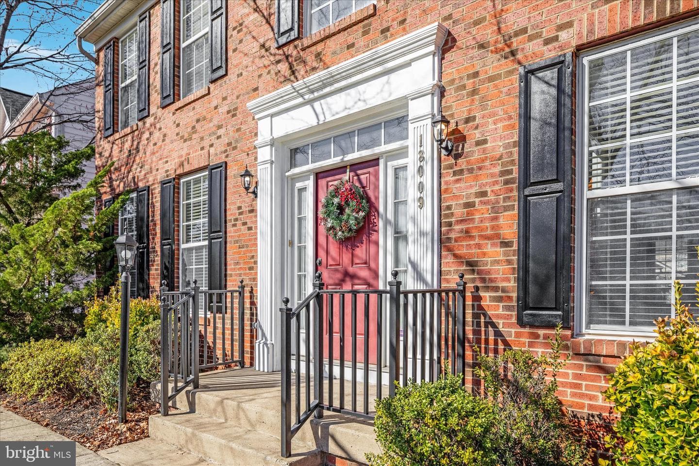 18009 Densworth Mews photo 40