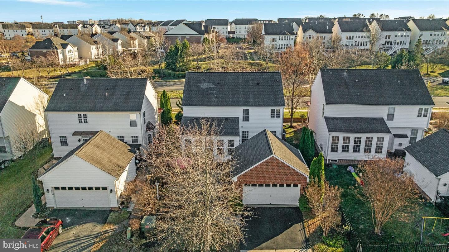 18009 Densworth Mews photo 47