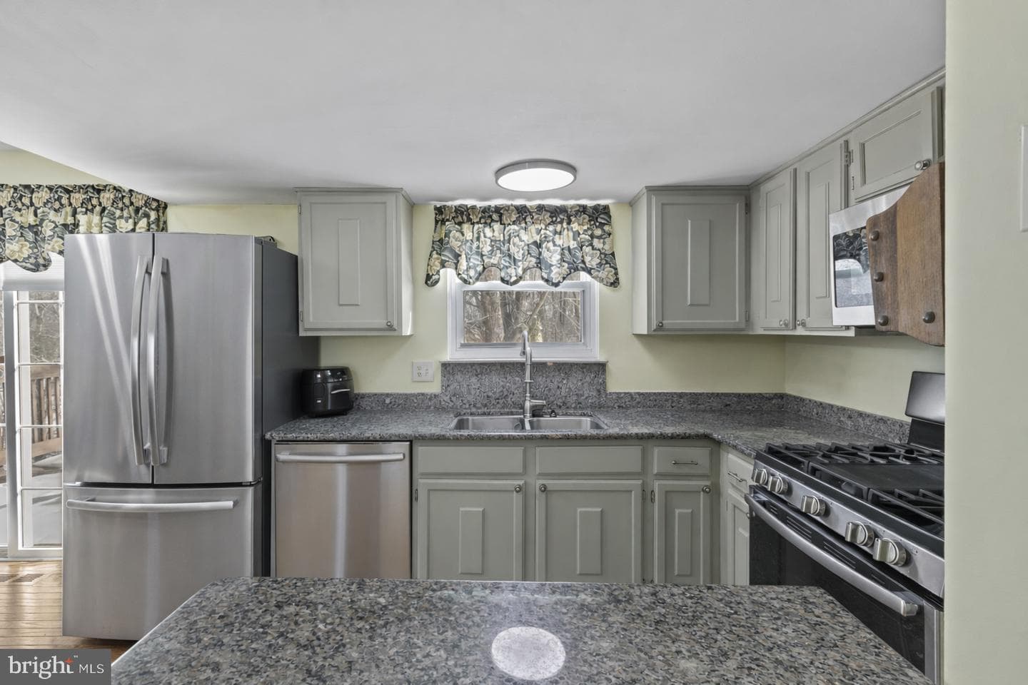 5897 Penacle Court photo 9