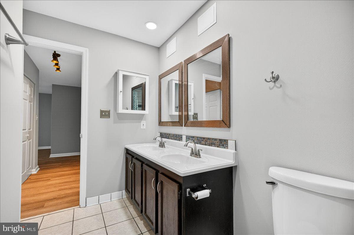 16294 Taconic Circle photo 25