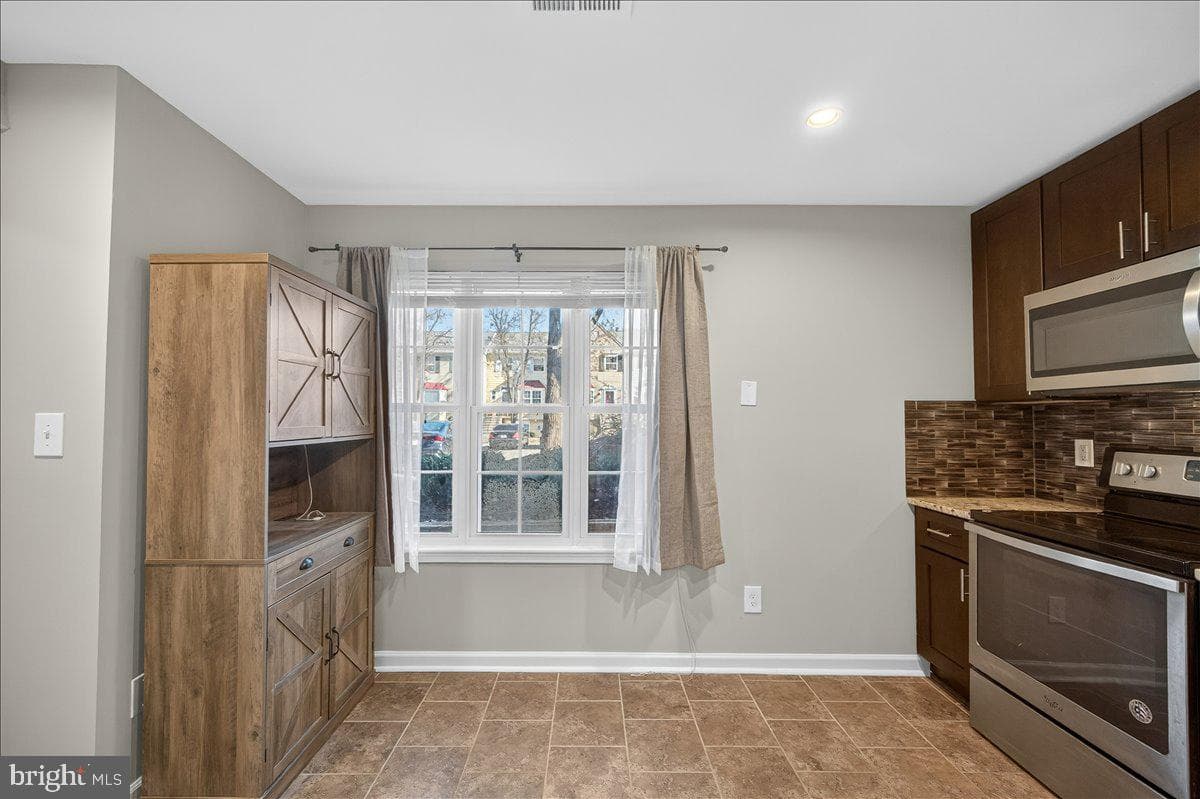 16294 Taconic Circle photo 5
