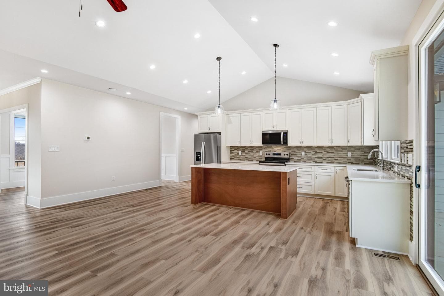 16220 Waterfall Road photo 11