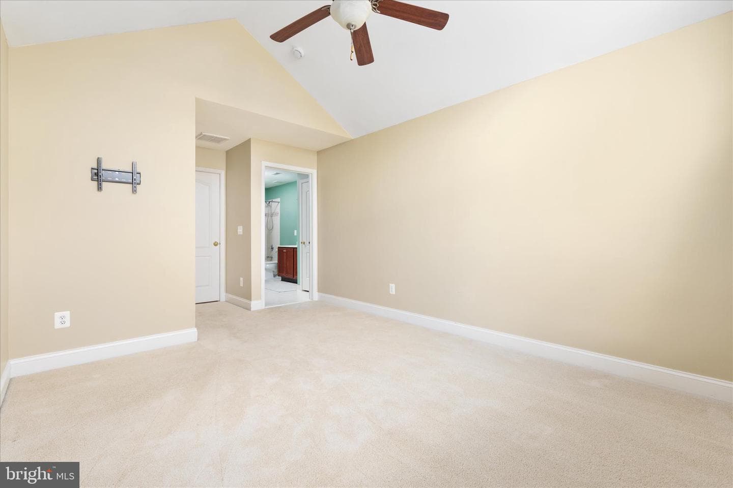5711 Amelia Springs Circle photo 38