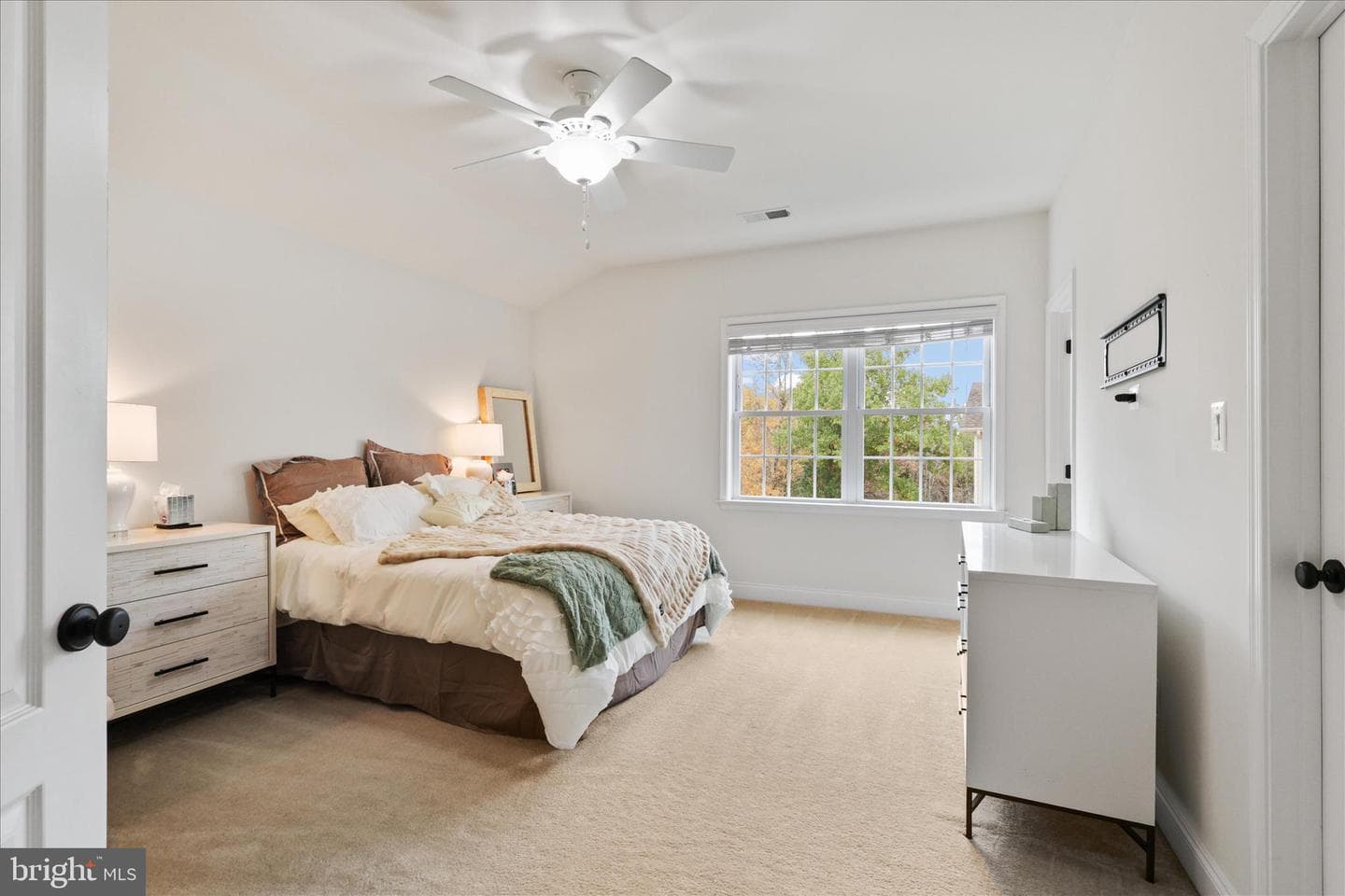5806 Waterloo Bridge Circle photo 42