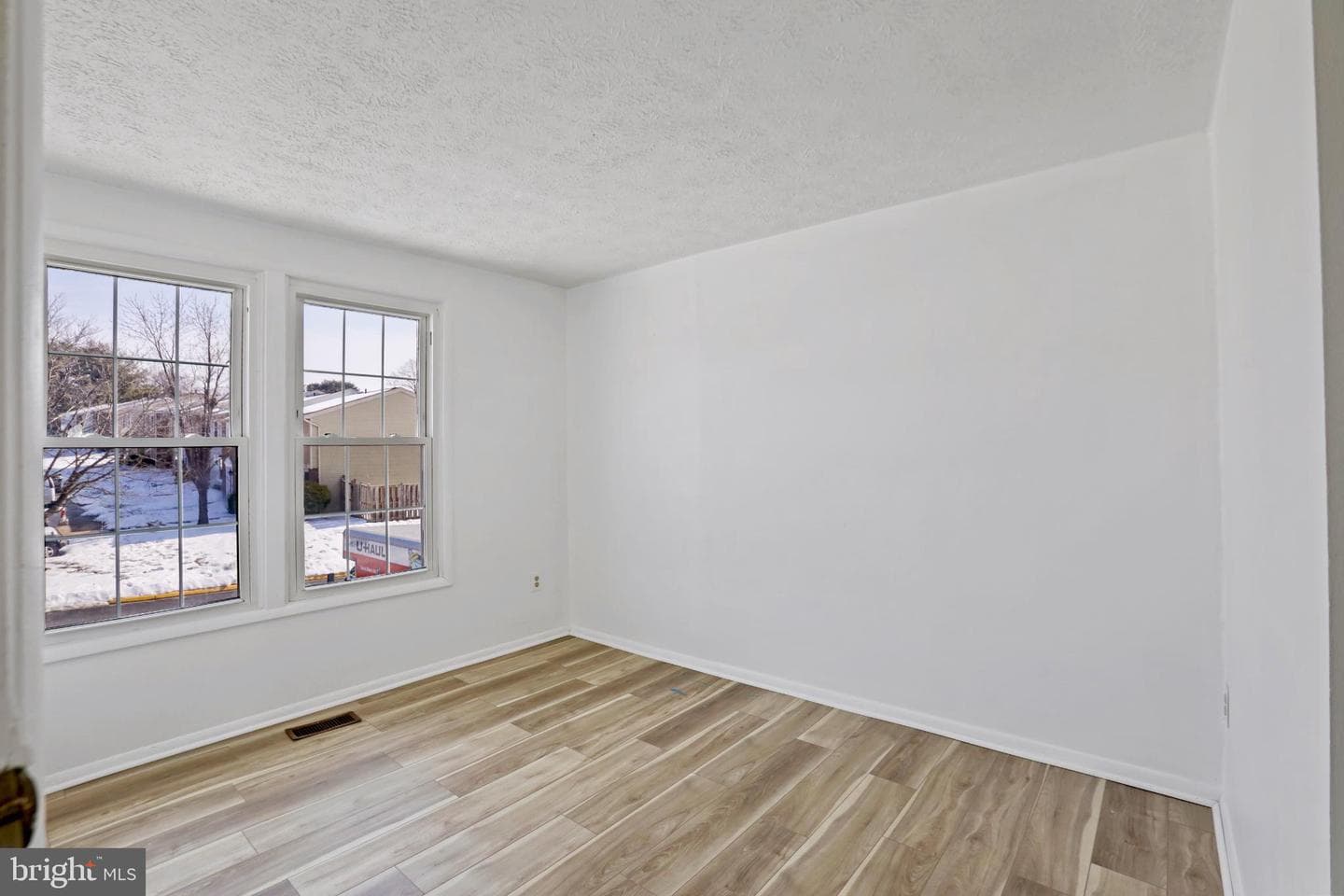 3454 Vale Court photo 5