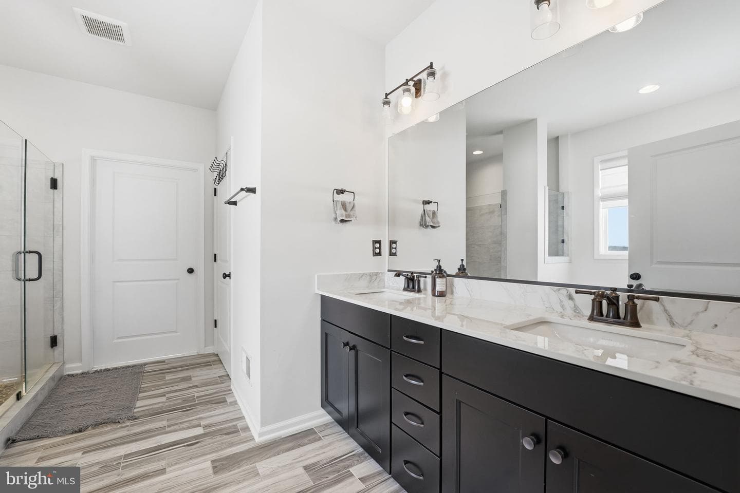 10580 Manley Road photo 36