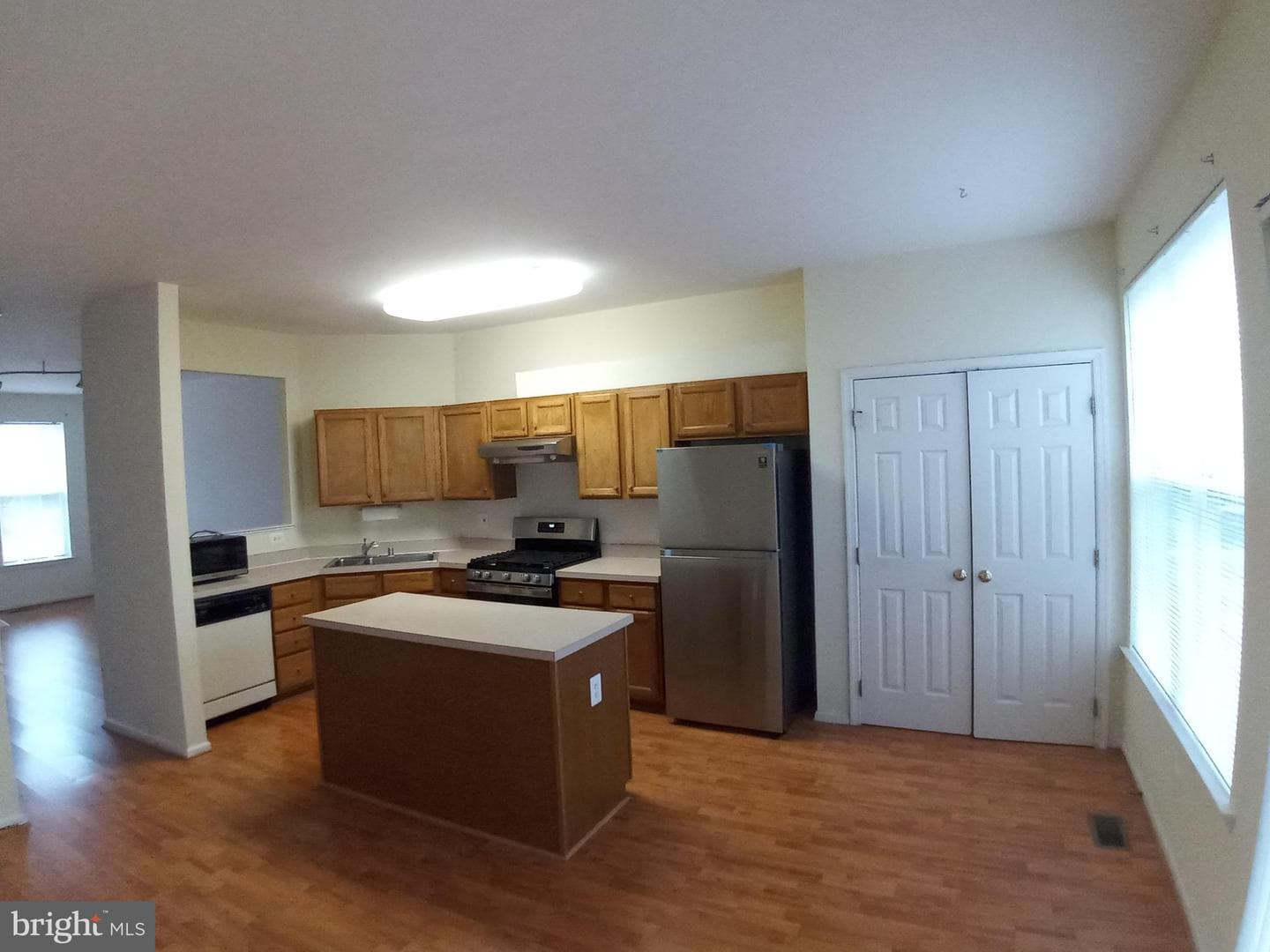 3567 Moon Way photo 2