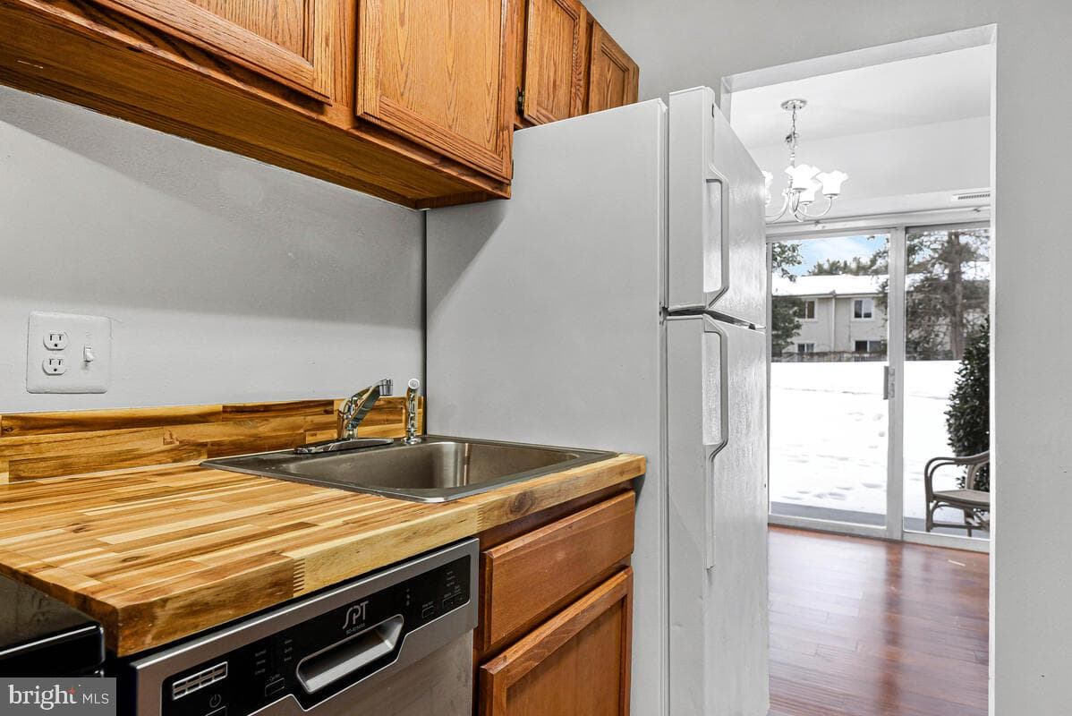 1604 Renate Drive #104 photo 11