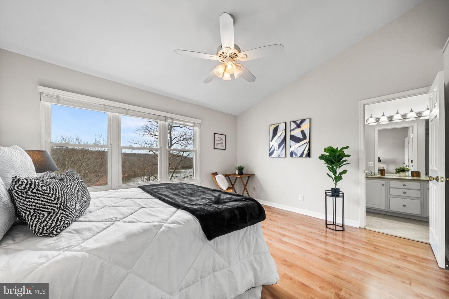 11525 Bertram Street photo 30