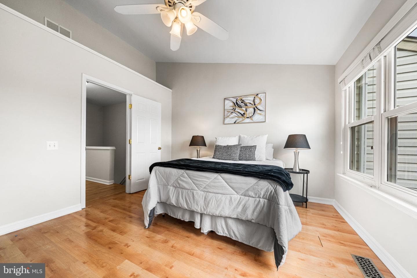 11525 Bertram Street photo 34