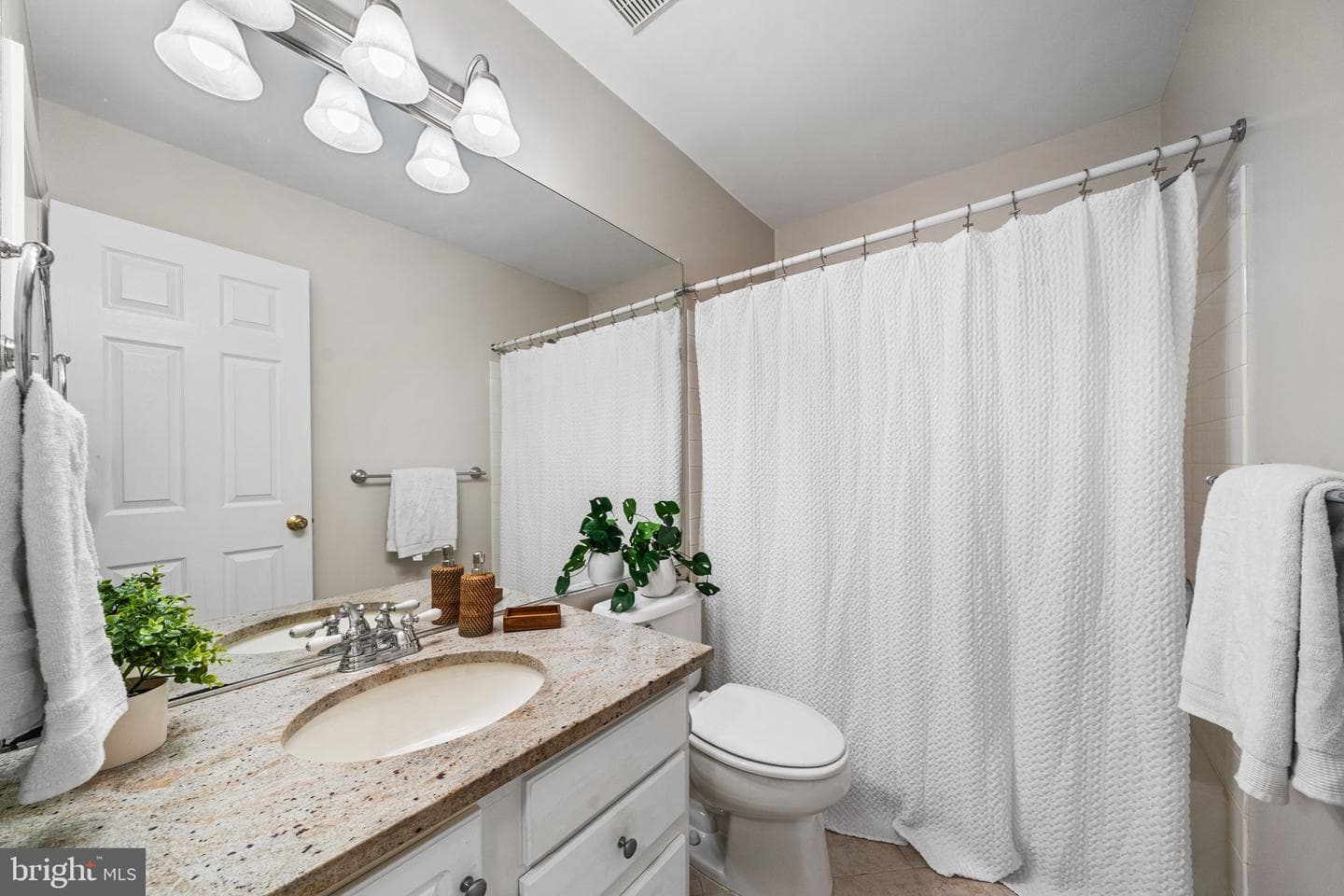 11525 Bertram Street photo 39
