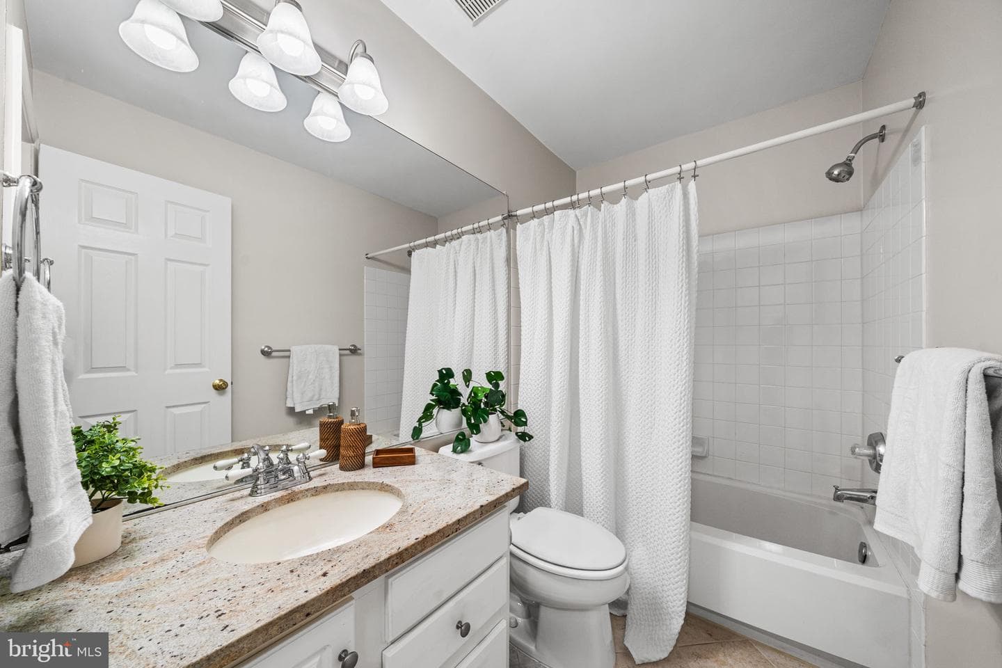 11525 Bertram Street photo 40
