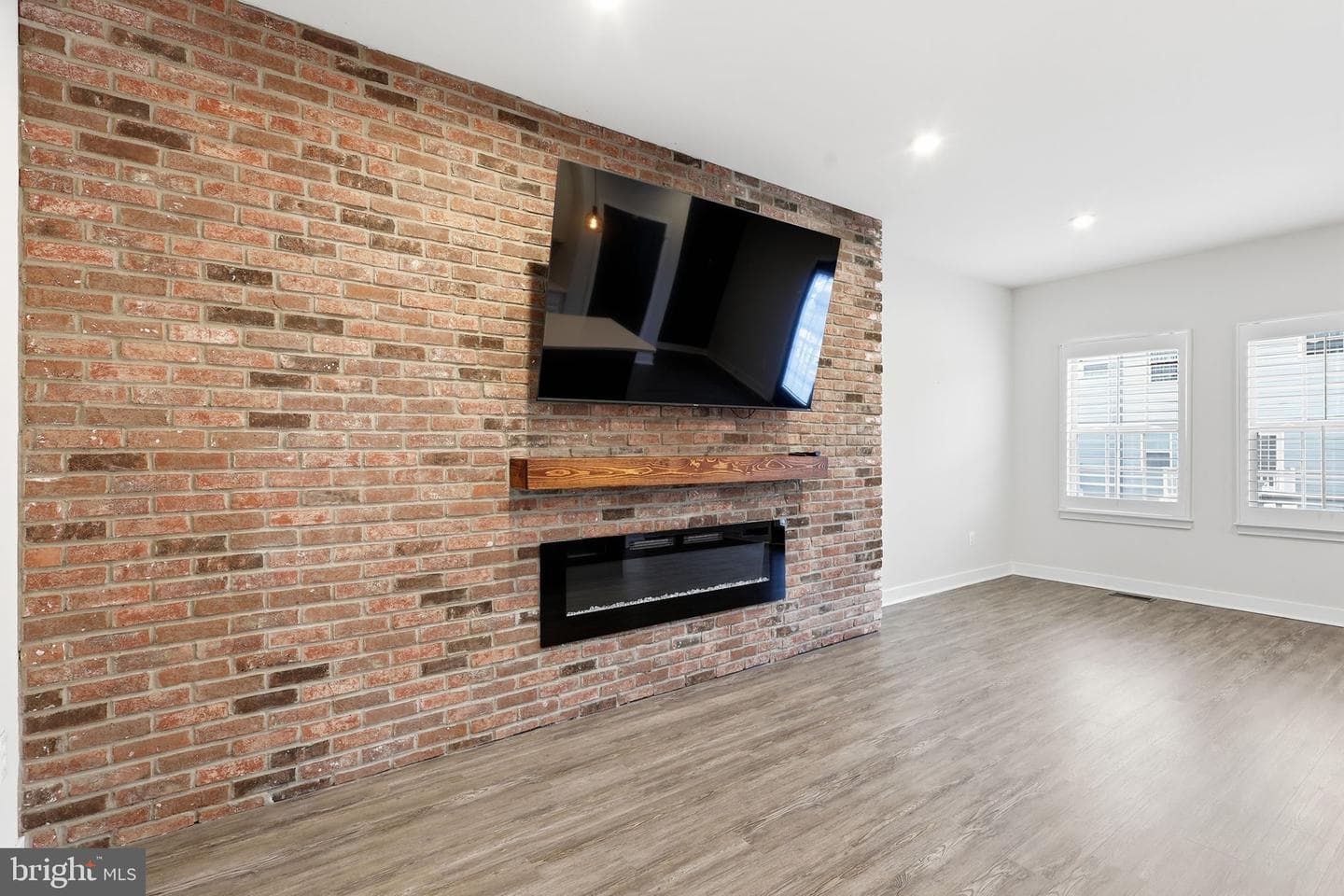 18091 Red Cedar Road photo 7