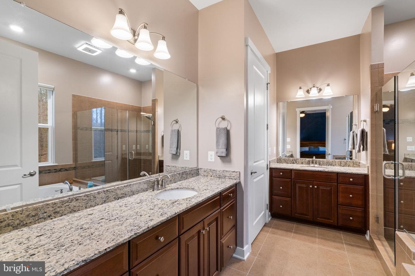 2493 Potomac River Boulevard photo 27