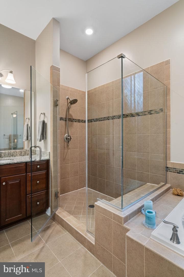 2493 Potomac River Boulevard photo 28