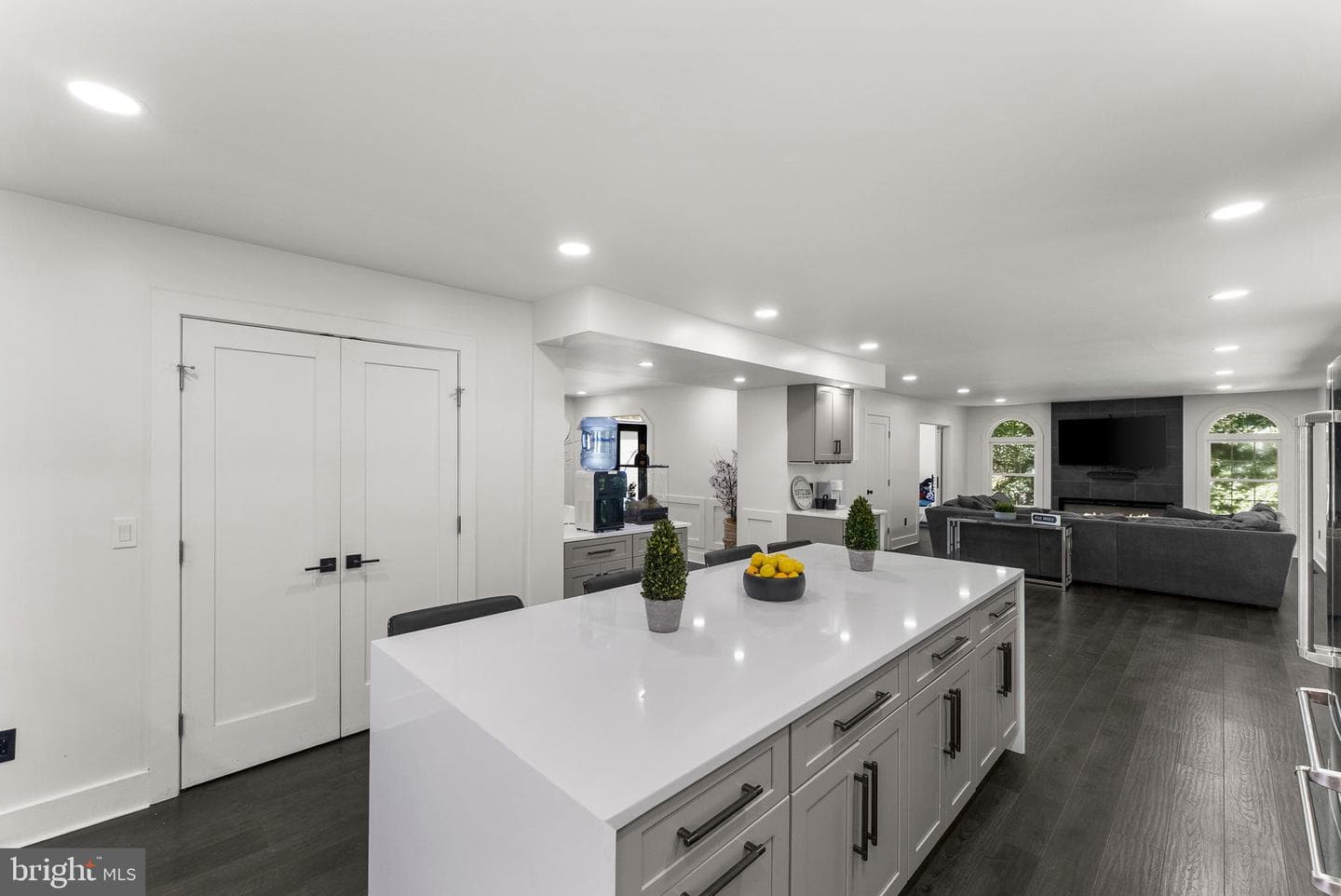 6658 Fox Den Road photo 18