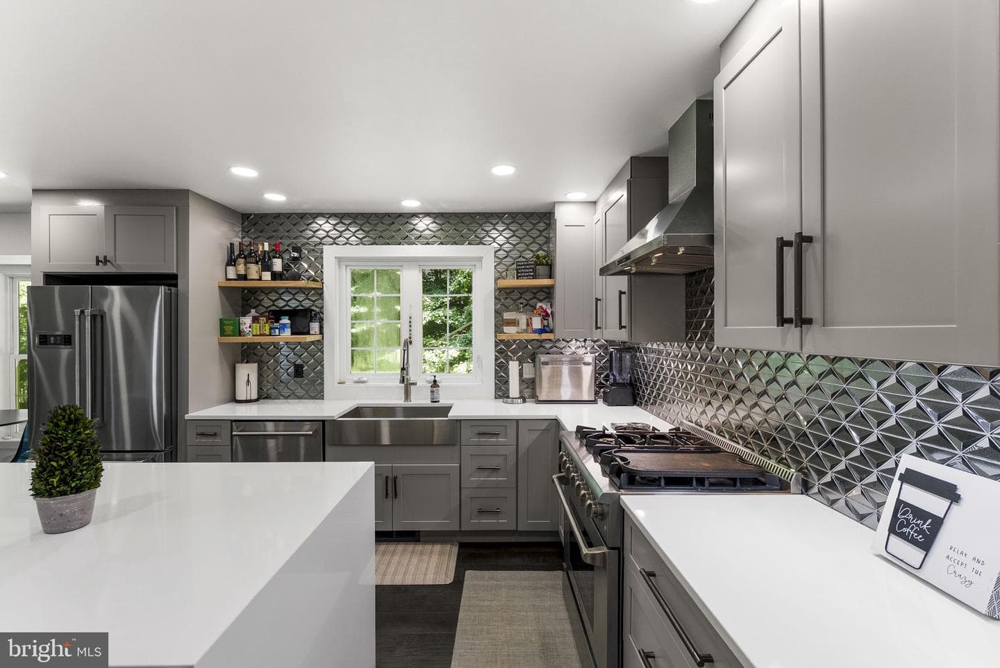 6658 Fox Den Road photo 19