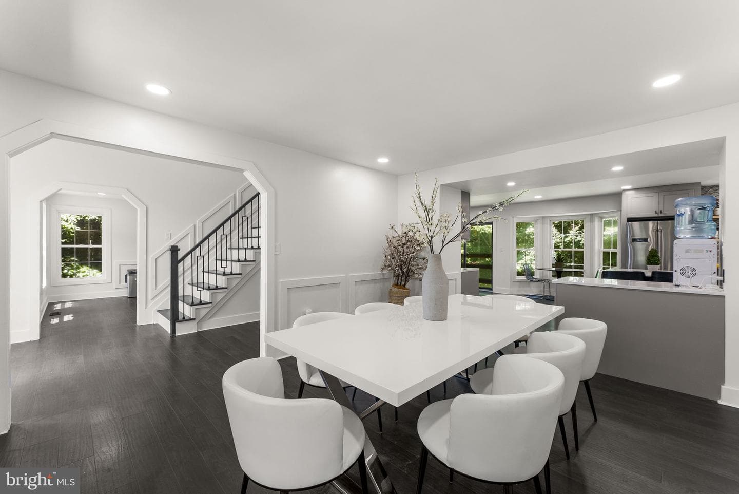 6658 Fox Den Road photo 2