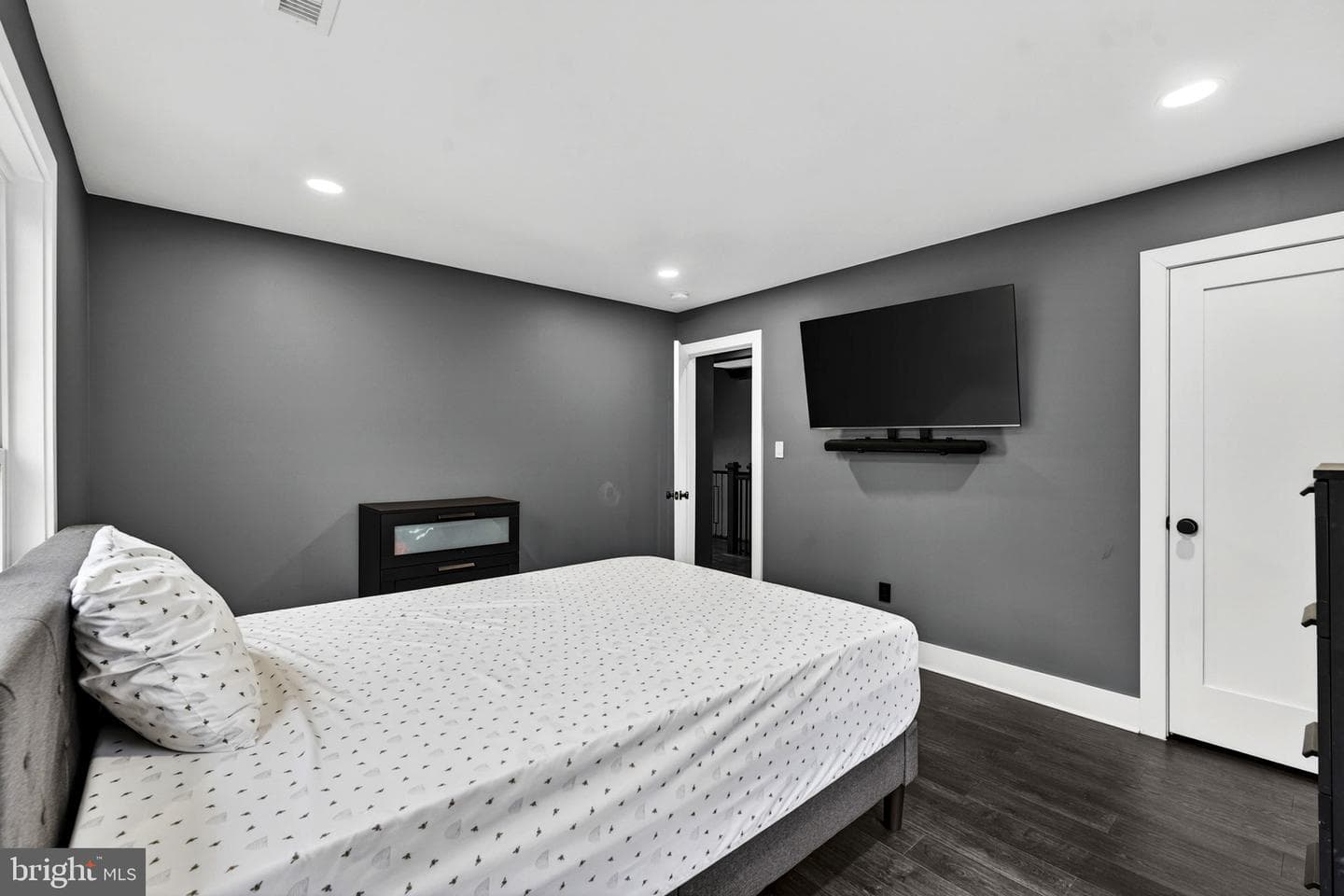 6658 Fox Den Road photo 60