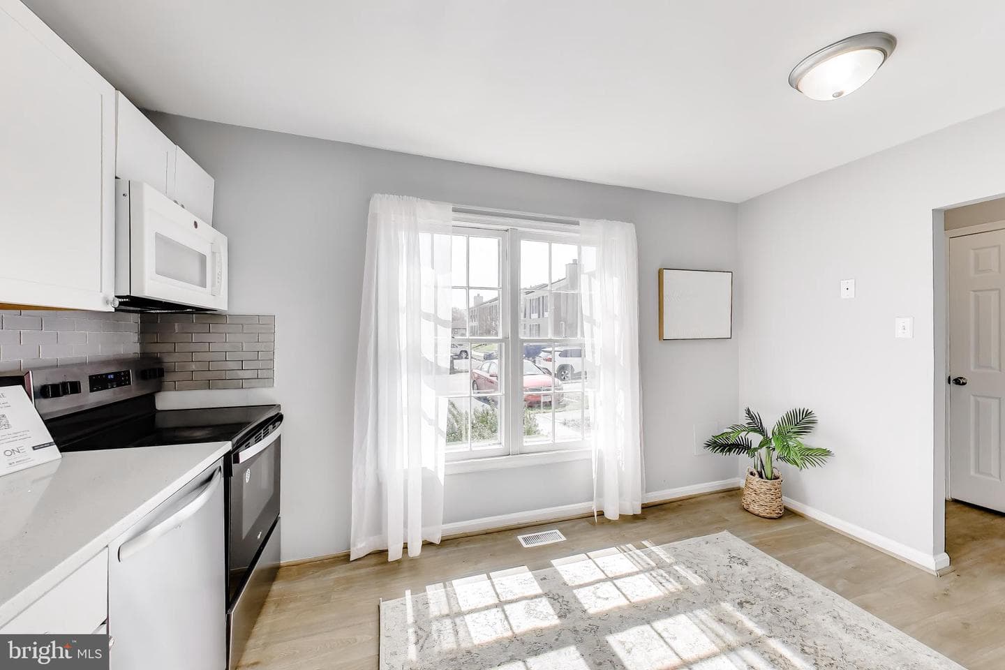 2557 Kingswood Court photo 4