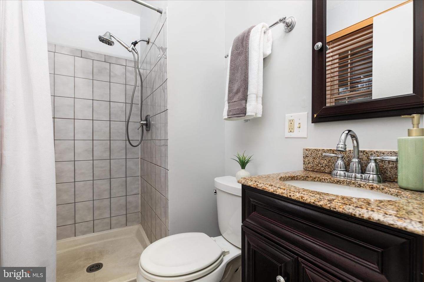 7398 Roxbury Avenue photo 19