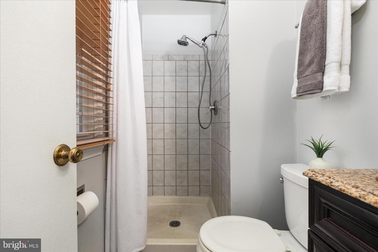 7398 Roxbury Avenue photo 20