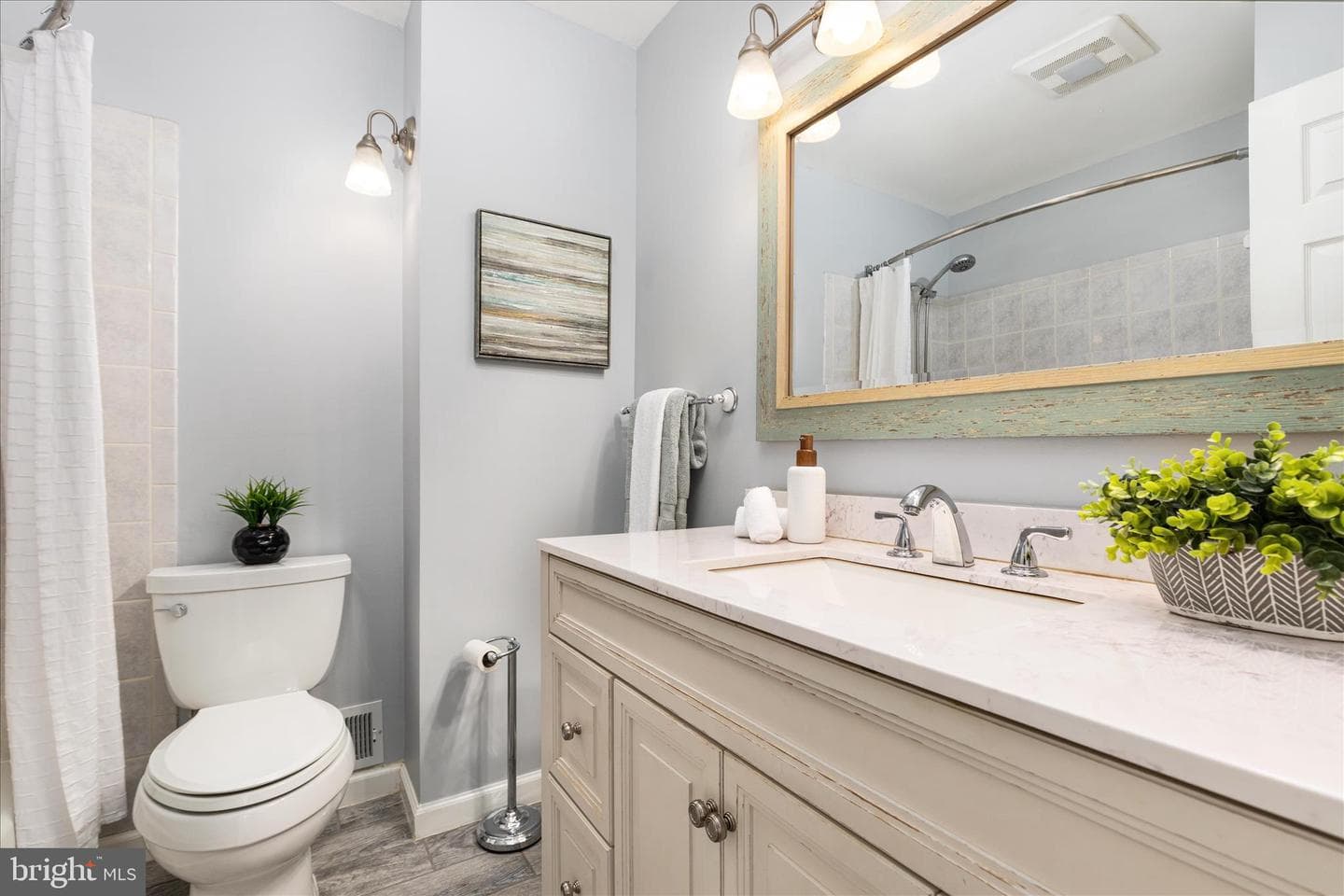 7398 Roxbury Avenue photo 23