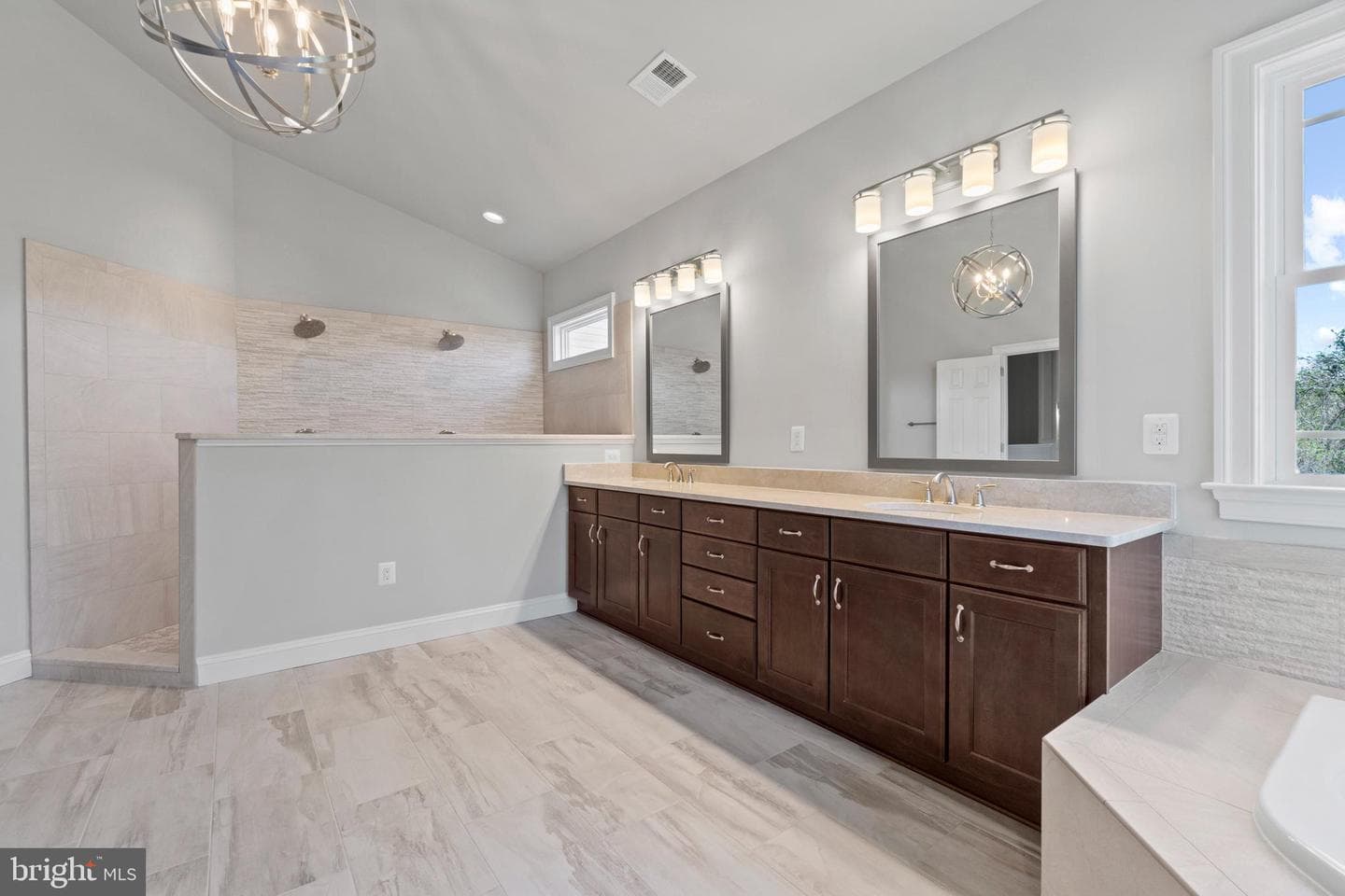 13725 Orlando Road photo 37