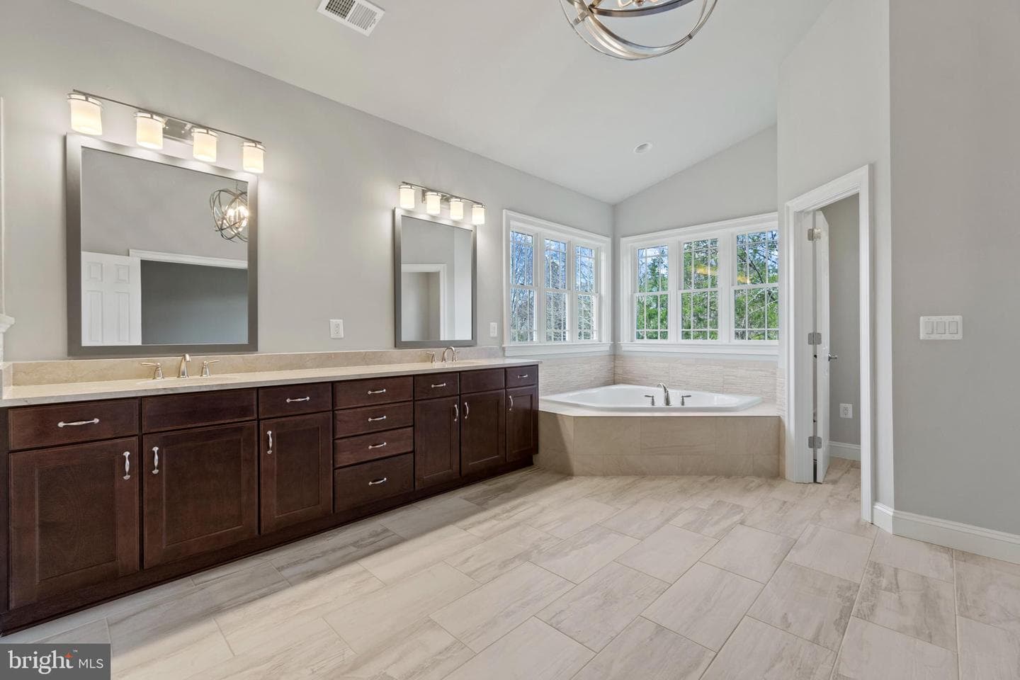 13725 Orlando Road photo 38
