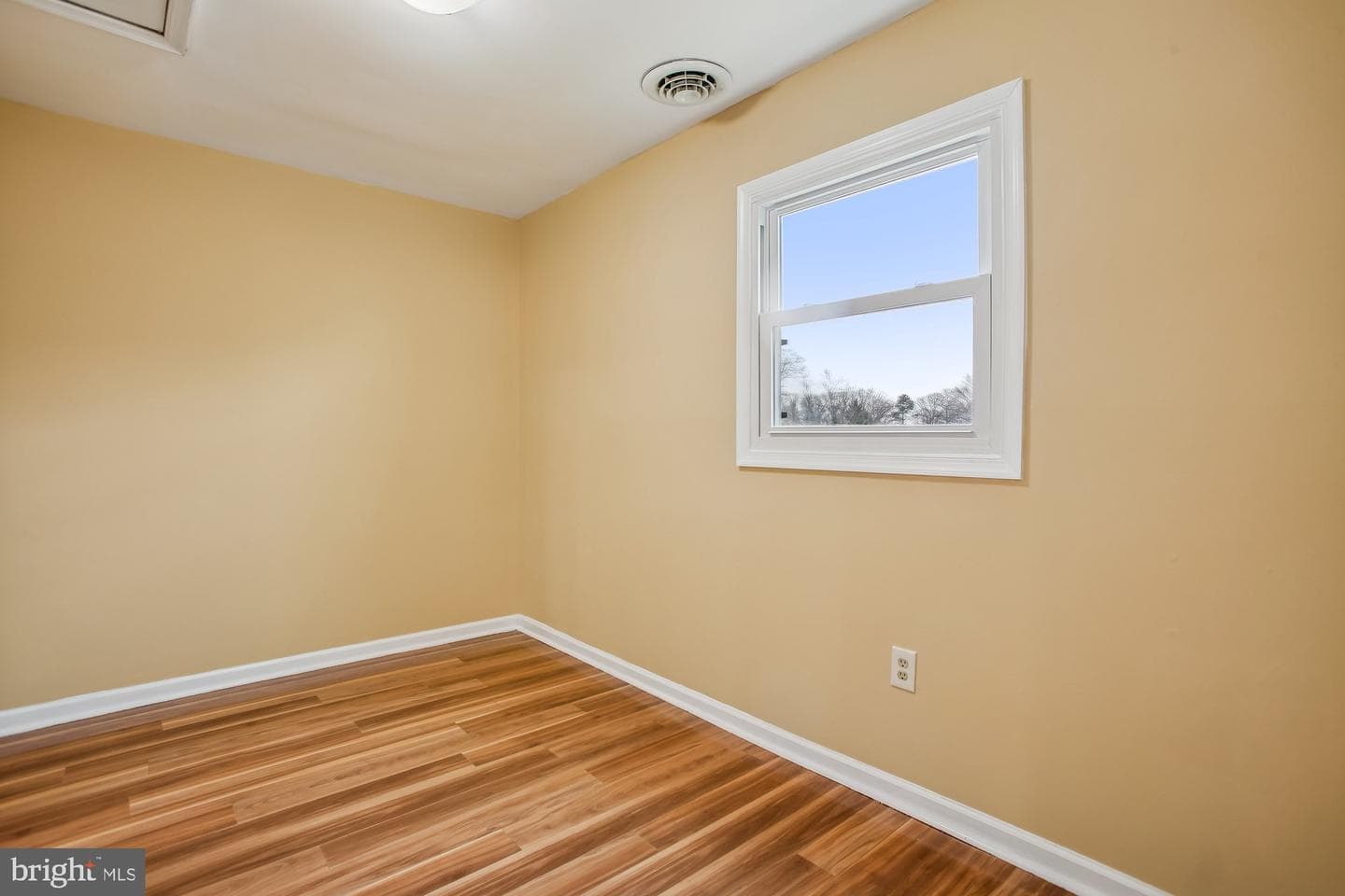 1521 Indiana Avenue photo 23