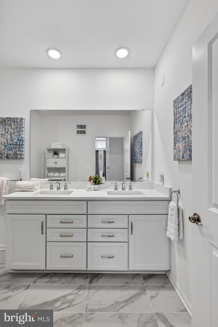 13970 Englefield Drive #404 photo 17