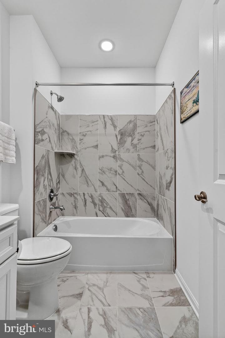 13970 Englefield Drive #404 photo 24
