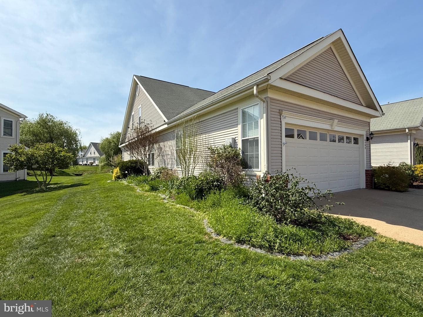 6595 Alderwood Way photo 2