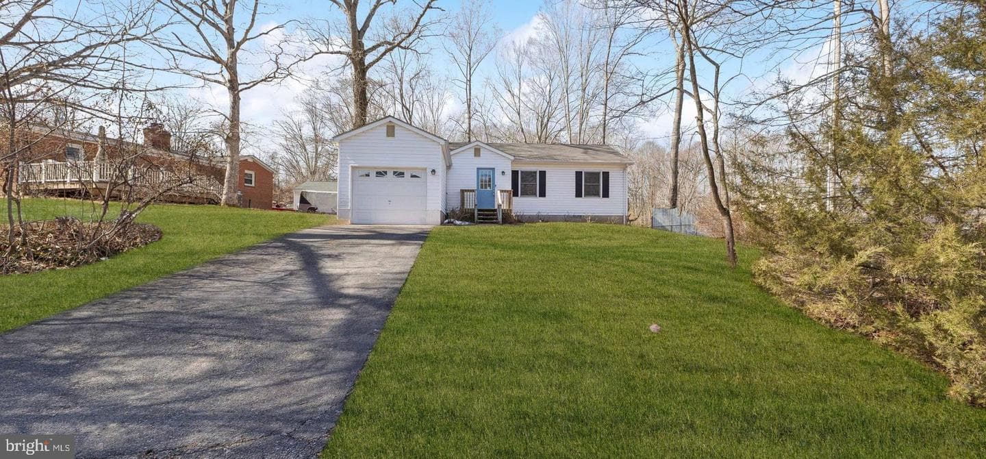 7830 Lake Drive photo 1