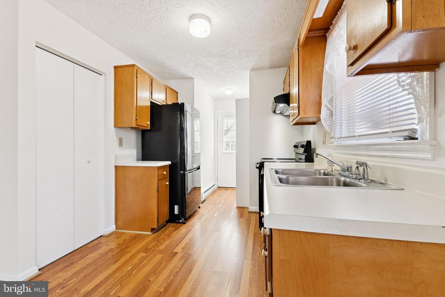 7830 Lake Drive photo 10