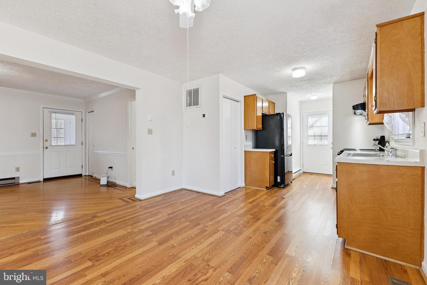 7830 Lake Drive photo 7