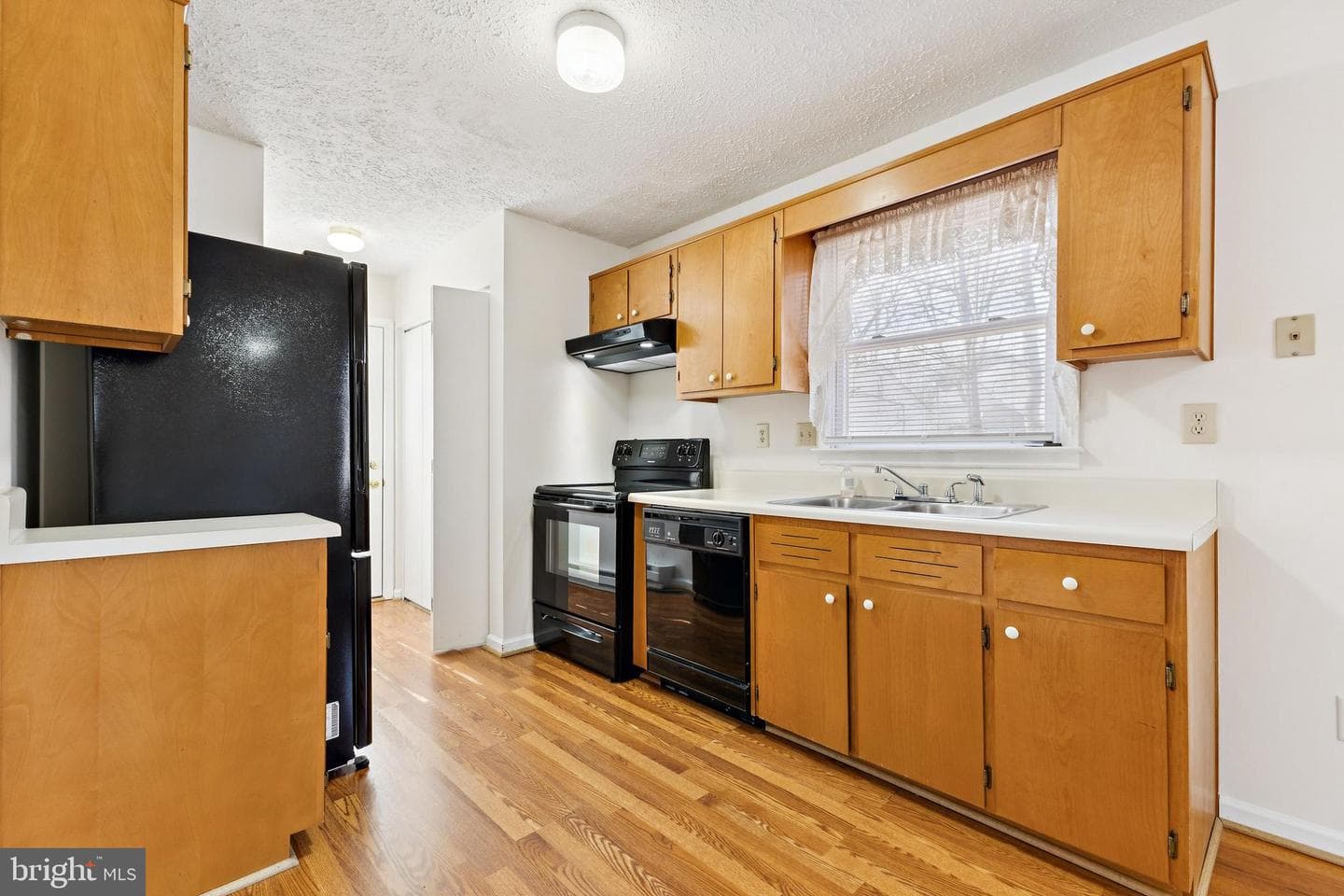 7830 Lake Drive photo 9