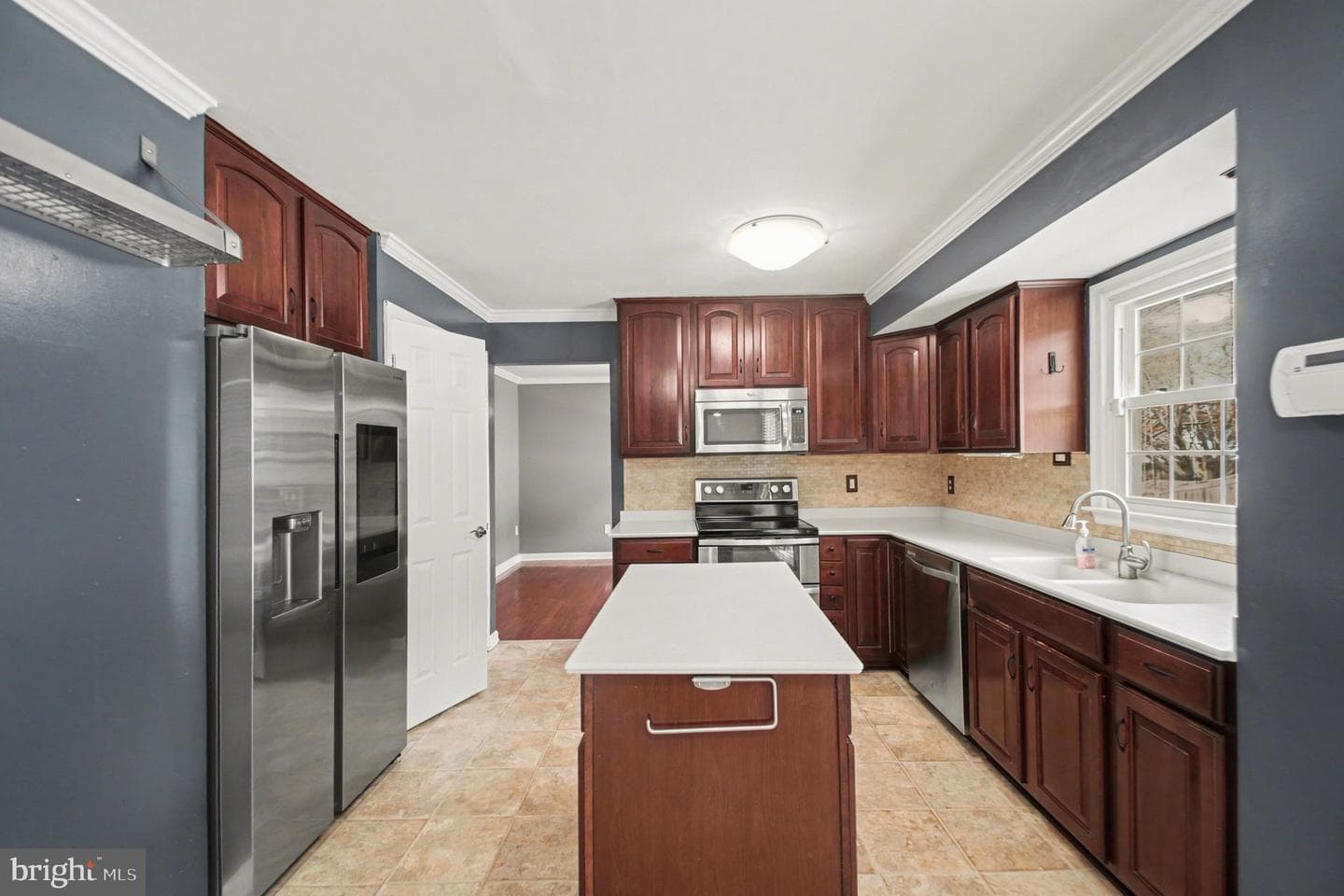 5435 Lomax Way photo 11