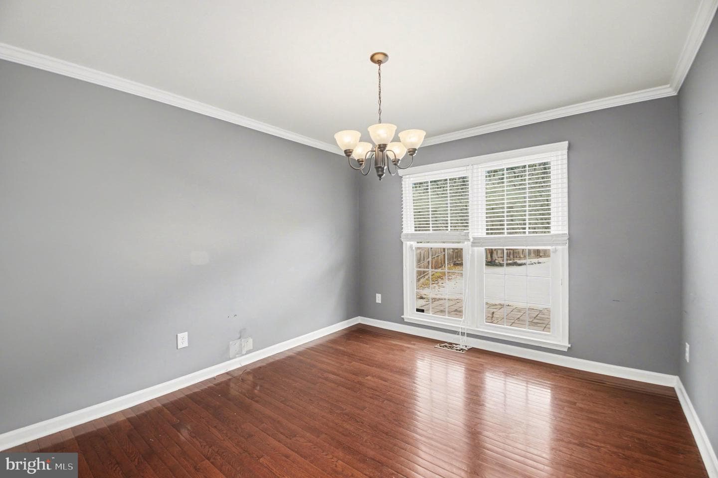 5435 Lomax Way photo 5