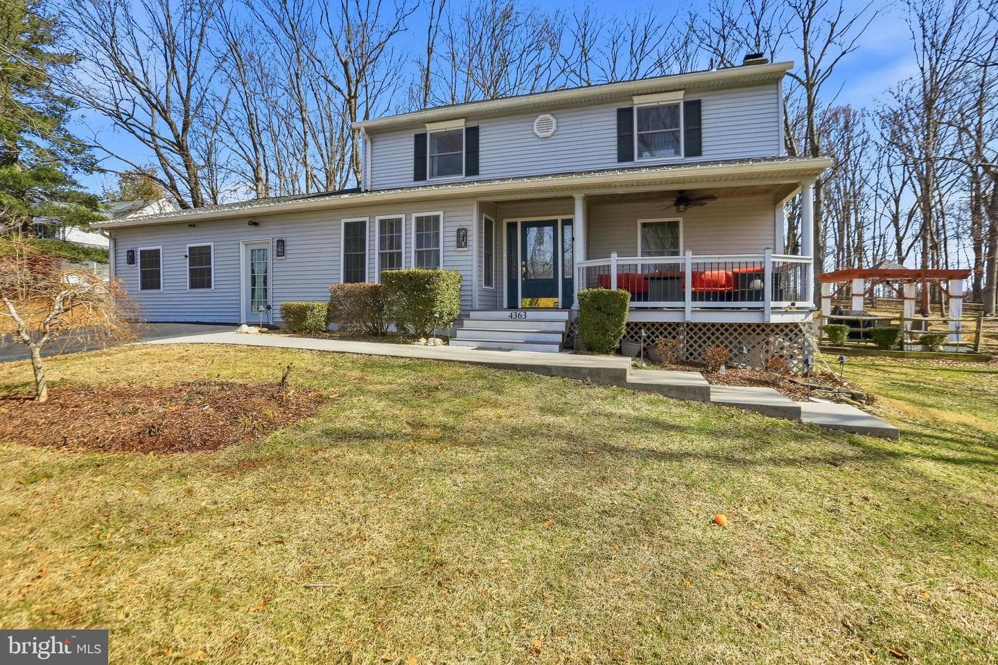 4363 Snow Hill Drive photo 2